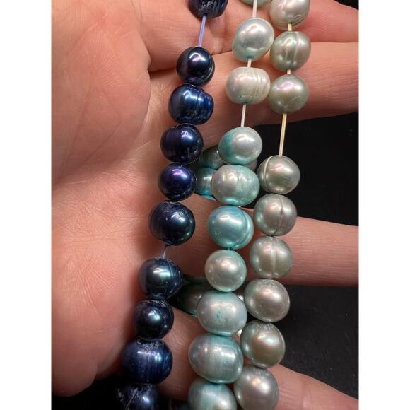 Set of three freshwater pearl shades of blue stretch bracelets - Picture 7 of 10